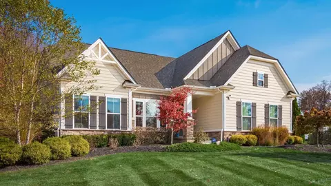 1825 Hazelwood Dr, Pataskala, OH 43062