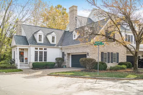 3015 Lane Woods Ct, Columbus, OH 43221