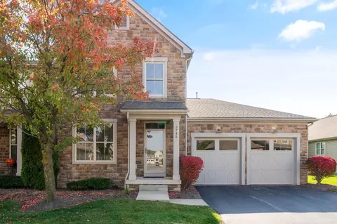 3745 Foresta Grand Dr, Powell, OH 43065