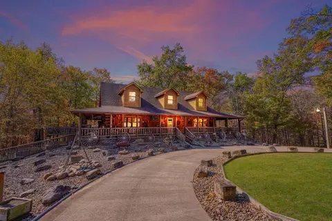 3247 Perry Rdg, Nelsonville, OH 45764