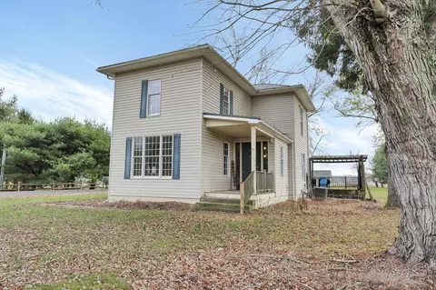 7182 Dog Hollow Rd, Saint Louisville, OH 43071