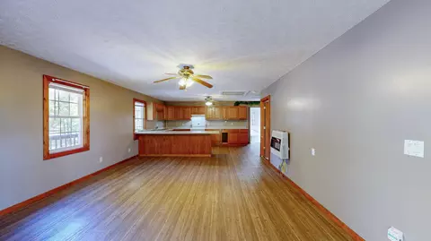 Living - 21042 State Route 104, Circleville, OH 43113 photo 2 of 3