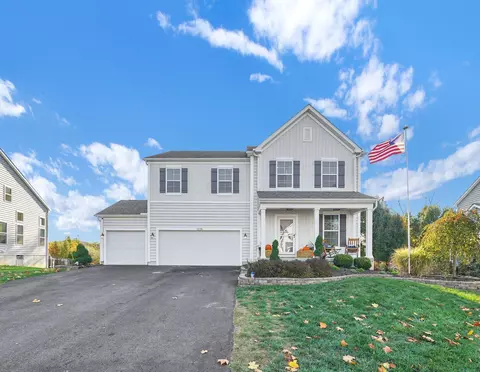 12136 Herons Landing Dr NW, Pickerington, OH 43147