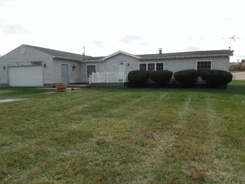 10390 Fairview Rd SE, Newark, OH 43055