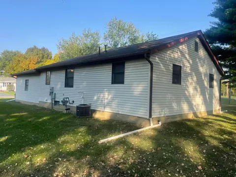 Exterior - 18 Spring St, Pataskala, OH 43062 photo 3 of 3