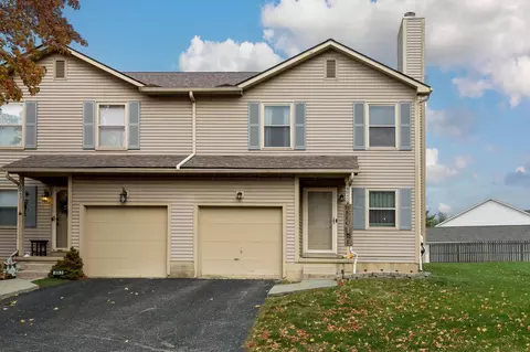 8045 Worthington Lake Dr, Westerville, OH 43081