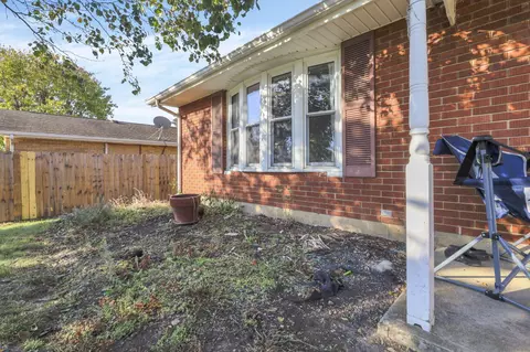 2035 Chippewa Dr, Circleville, OH 43113 photo 17