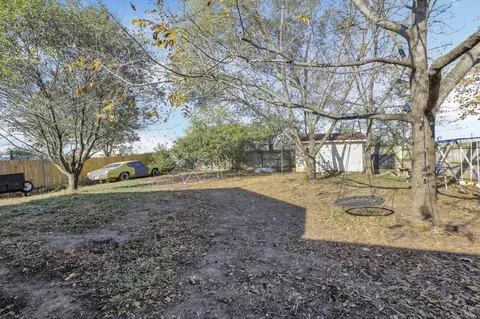 2035 Chippewa Dr, Circleville, OH 43113 photo 14