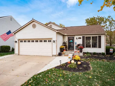 1611 Valley Dr, Marysville, OH 43040