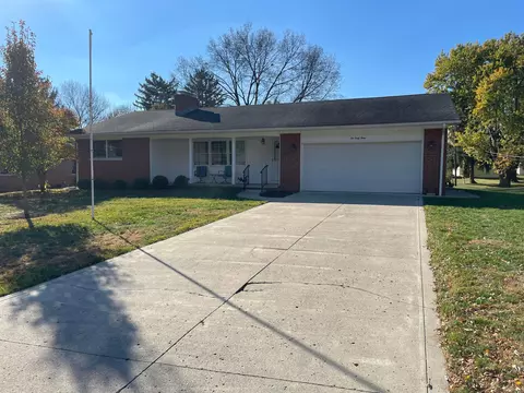 243 Scott Dr, Lancaster, OH 43130
