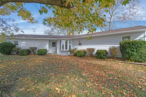 1670 Rainbow Dr NE, Lancaster, OH 43130
