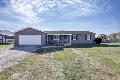 261 Valley Dr NE, Newark, OH 43055