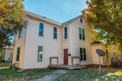 206 Coshocton Ave, Mount Vernon, OH 43050
