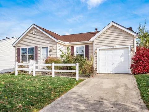 2239 Breeze Hill Dr, Grove City, OH 43123