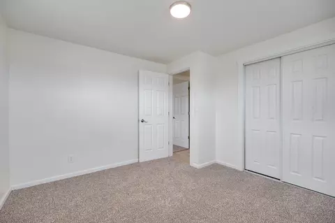 Bedroom - 1251 Student Ave, Springfield, OH 45503 photo 2 of 7