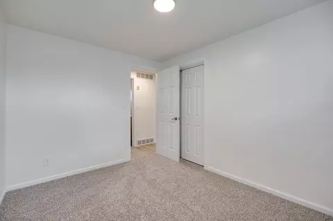 Bedroom - 1251 Student Ave, Springfield, OH 45503 photo 6 of 7