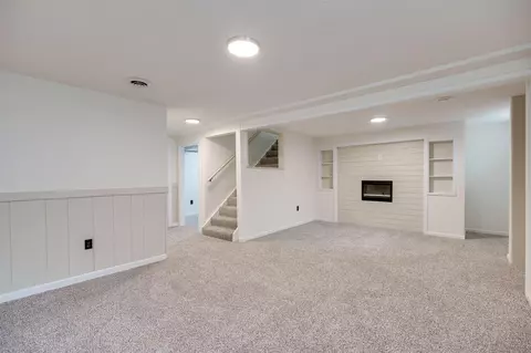 Living - 1251 Student Ave, Springfield, OH 45503 photo 6 of 7