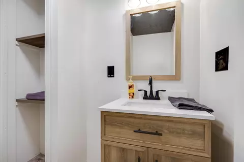 Bath - 1251 Student Ave, Springfield, OH 45503 photo 3 of 3