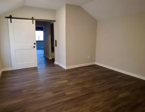 1473 E 26th Ave, Columbus, OH 43211 photo 8