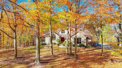 3481 Woodstone Dr, Lewis Center, OH 43035