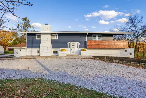 7683 Hazelton Etna Rd SW, Pataskala, OH 43062