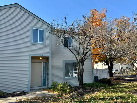 5204 Dierker Rd #D, Columbus, OH 43220