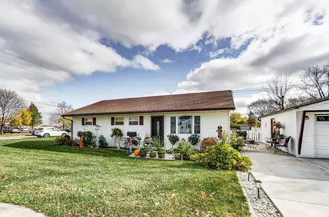 Exterior - 308 S William St, Springfield, OH 45506 photo 3 of 12