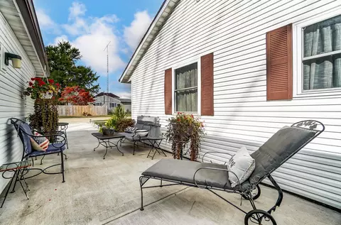 Exterior - 308 S William St, Springfield, OH 45506 photo 5 of 12