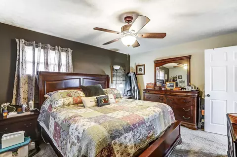 Bedroom - 308 S William St, Springfield, OH 45506 photo 2 of 5