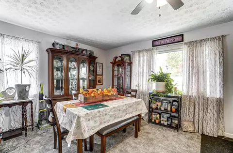 Dining - 308 S William St, Springfield, OH 45506 photo 2 of 2