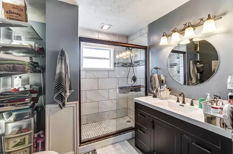 Bath - 308 S William St, Springfield, OH 45506 photo 1 of 3