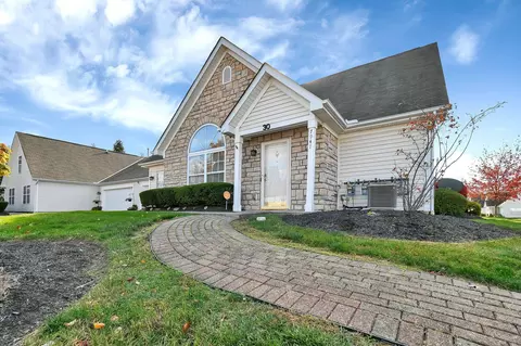 7947 Harvestmoon Dr S, Reynoldsburg, OH 43068