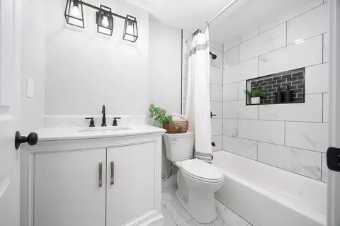 Bath - 1301 Moler Rd, Columbus, OH 43207 photo 1 of 3