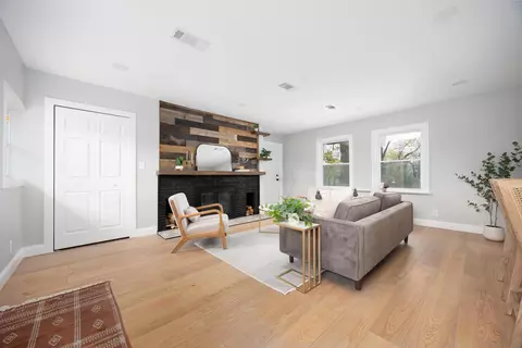 Living - 1301 Moler Rd, Columbus, OH 43207 photo 2 of 3