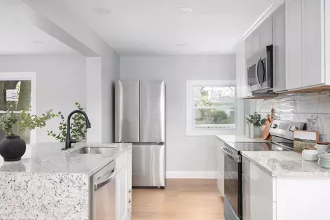 Kitchen - 1301 Moler Rd, Columbus, OH 43207 photo 1 of 6
