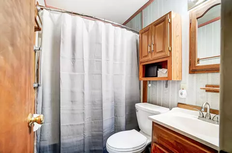 Bath - 155 Griner Ave, Circleville, OH 43113 photo 1 of 2