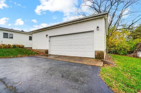 Exterior - 155 Griner Ave, Circleville, OH 43113 photo 5 of 6
