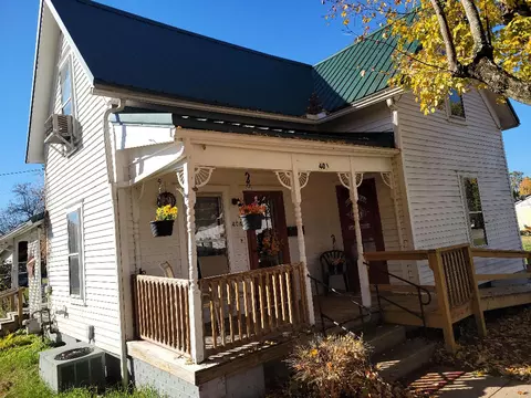 404 W High St, Mcarthur, OH 45651