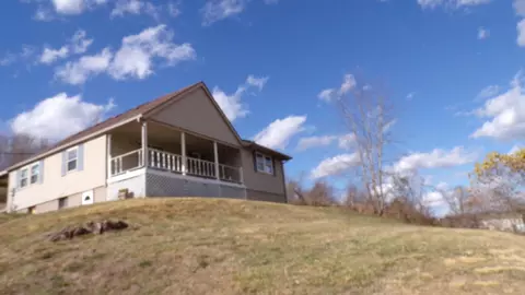 2811 State Route 93 NE, Crooksville, OH 43731