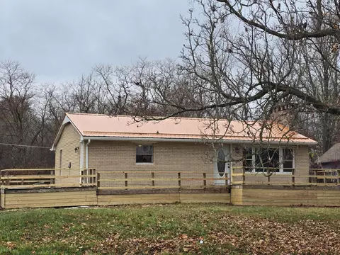 2595 Sonora Rd, Zanesville, OH 43701