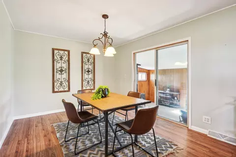 Dining - 2573 Ryan Rd, Heath, OH 43056 photo 2 of 3