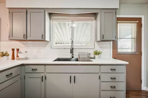 Kitchen - 2573 Ryan Rd, Heath, OH 43056 photo 5 of 6