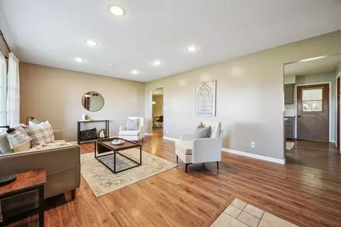 Living - 2573 Ryan Rd, Heath, OH 43056 photo 1 of 5