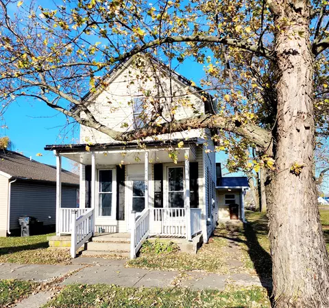 16 S Main St, Jeffersonville, OH 43128