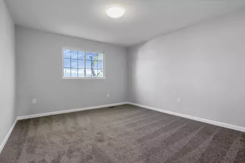 Bedroom - 686 S Everett Ave, Columbus, OH 43213 photo 1 of 10