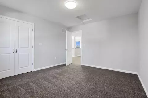 Bedroom - 686 S Everett Ave, Columbus, OH 43213 photo 4 of 10