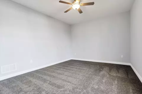 Bedroom - 686 S Everett Ave, Columbus, OH 43213 photo 9 of 10