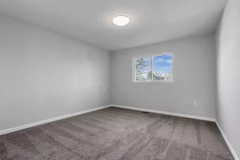 Bedroom - 686 S Everett Ave, Columbus, OH 43213 photo 7 of 10