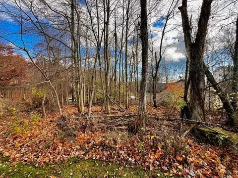760 Floral Dr E, Howard, OH 43028