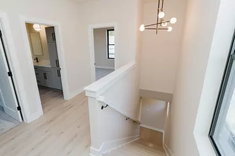 Entry Way - 237 Redbud Aly, Columbus, OH 43206 photo 1 of 2